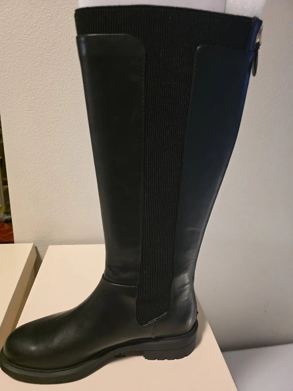 ON 34th sleek black